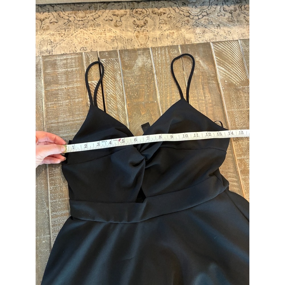 Windsor Black Skater Dress Twist Front Keyhole V-Neck Mini Dress Womens Medium - Picture 4 of 5
